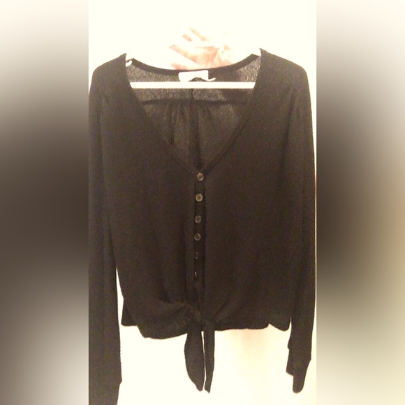 Knitted lightweight button front v-neck top - Picture 3 of 3